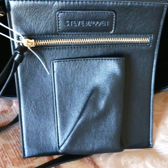 Steve Madden Large Black Tote with a wristlet and pouch. NWT ๐๐Host Pick ๐๐ - Picture 6 of 16